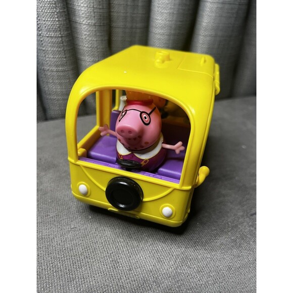 Peppa Pig Yellow Minivan Mini Camper Van Bus Jazwares Figures Lot - Picture 9 of 13